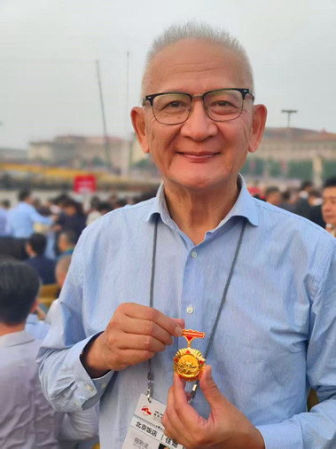 抗战名将钮先铭将军之子钮则坚 (2)_副本.jpg