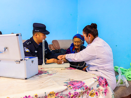 1761739080191326.jpg IMG_5945.jpg