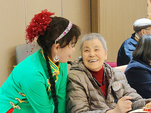 1763208987121594.jpg 演员:樱桃和长者们亲切交谈20251115195750_638_1840_副本.jpg