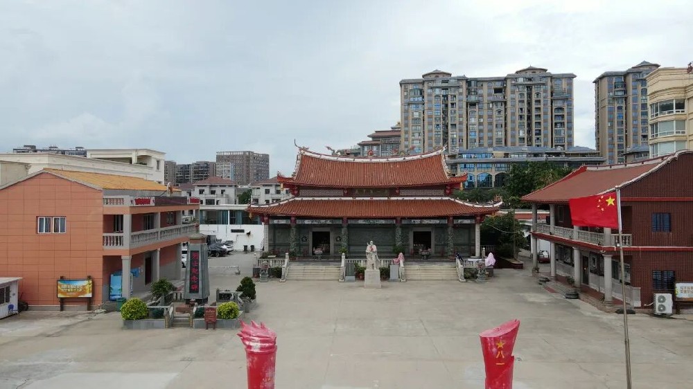 解放军烈士庙。杜志鑫摄